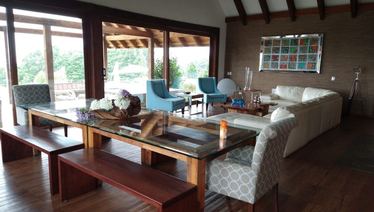 e8f6e0b0-5100-405d-8c12-38483f893fd5